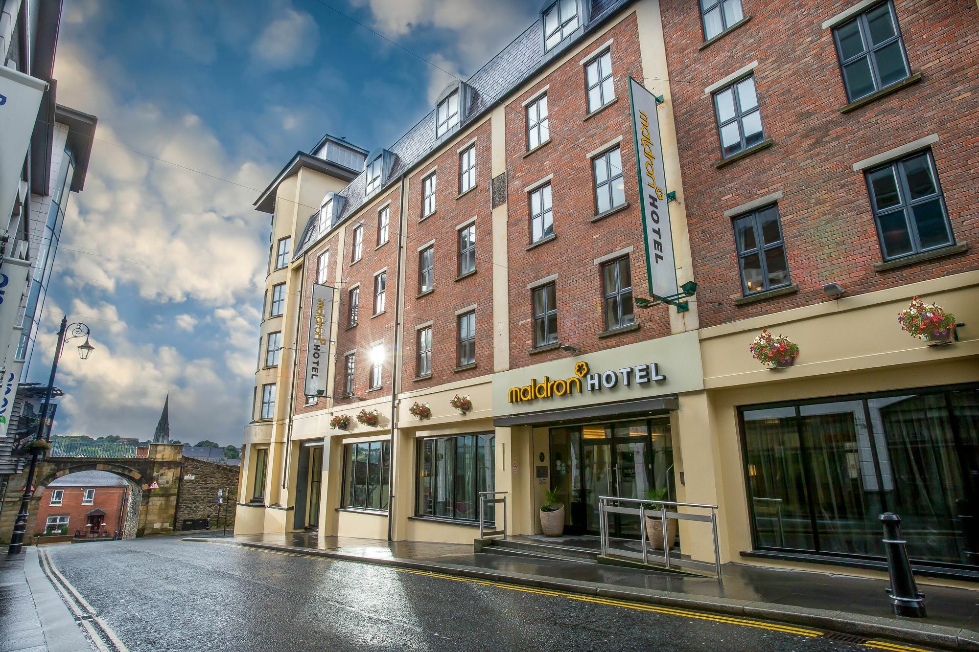 Maldron Hotel Derry Exterior foto